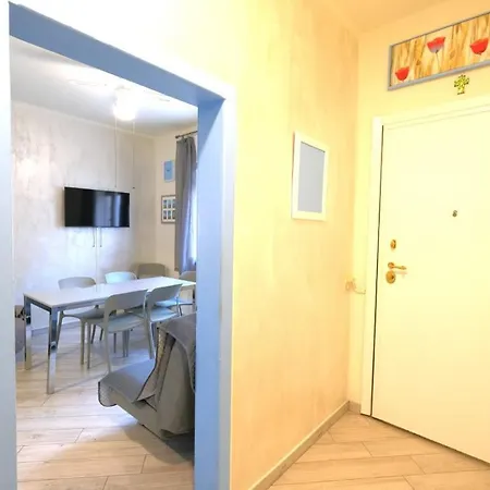 Casa Rossa Tre In Centro Apartment *
