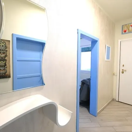 Casa Rossa Tre In Centro Apartment